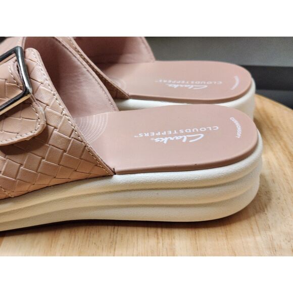 Clarks Drift Buckle Sandals Women's size 9 Wide Peach - Picture 3 of 9
